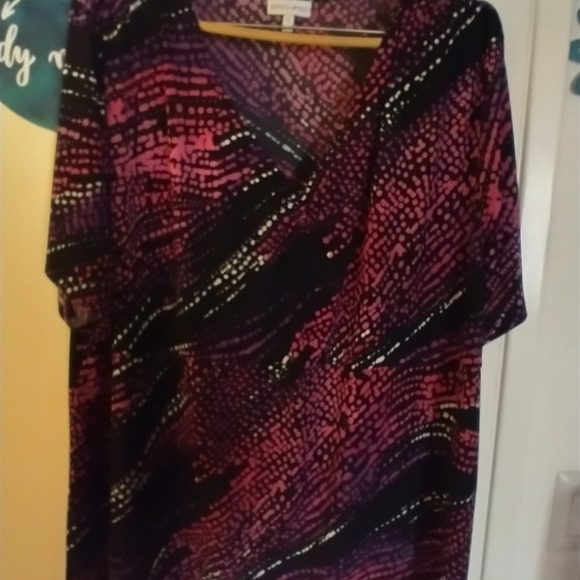 Top - Picture 2 of 3